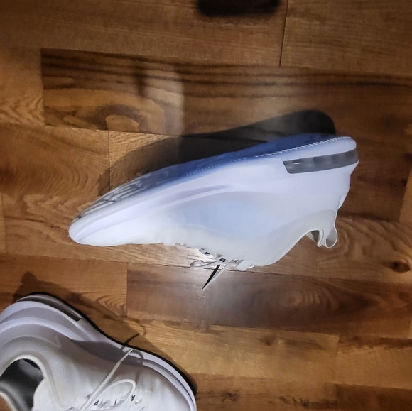 Running shoes - Picture 3 of 6